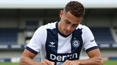 Lucas Gourna-Douath, who previously played for AS Saint-Étienne and RB Salzbourg, is set to join Hull City after a...