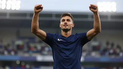 Le Havre AC voit son ancien joueur, Eric Junior Dina Ebimbe, proche d'un transfert à Schalke 04